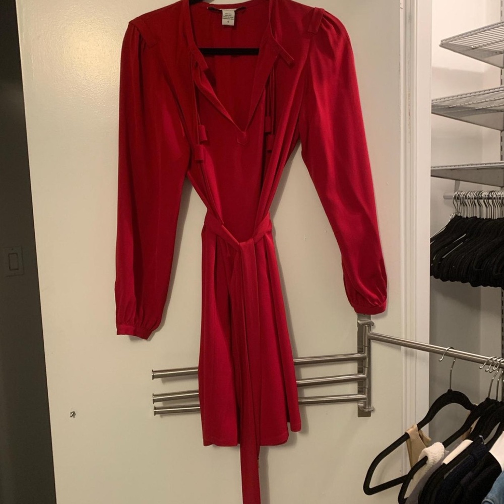 Elegant Red Diane Von Furstenberg Silk Dress